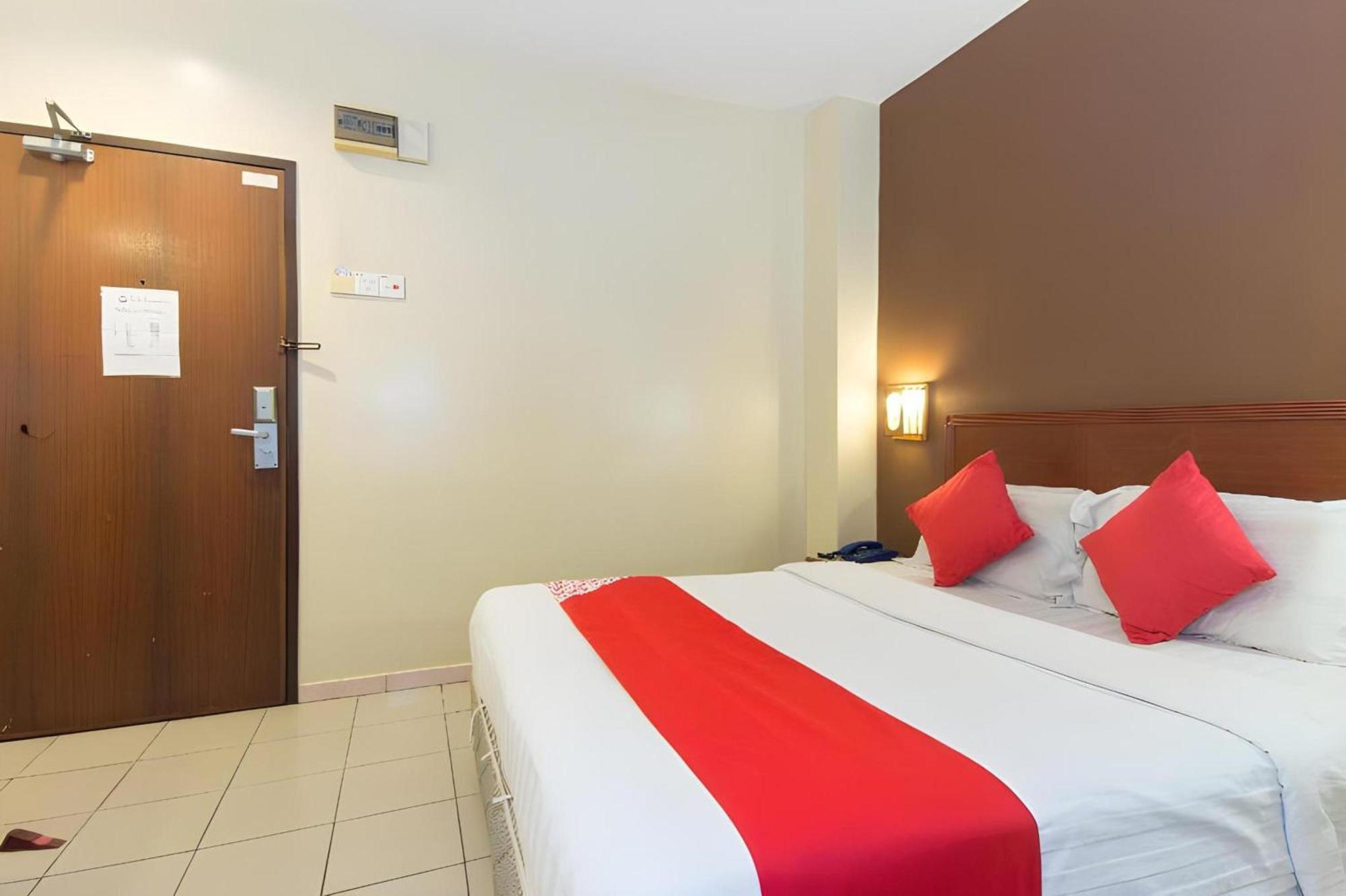 OYO 447 Comfort Hotel Meru Klang Exterior foto